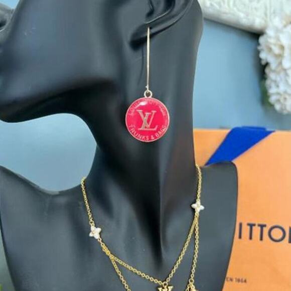 Louis Vuitton LV Gold & Red Keychain Charms on Fish Hook Earrings (LVXX030) - Picture 3 of 6